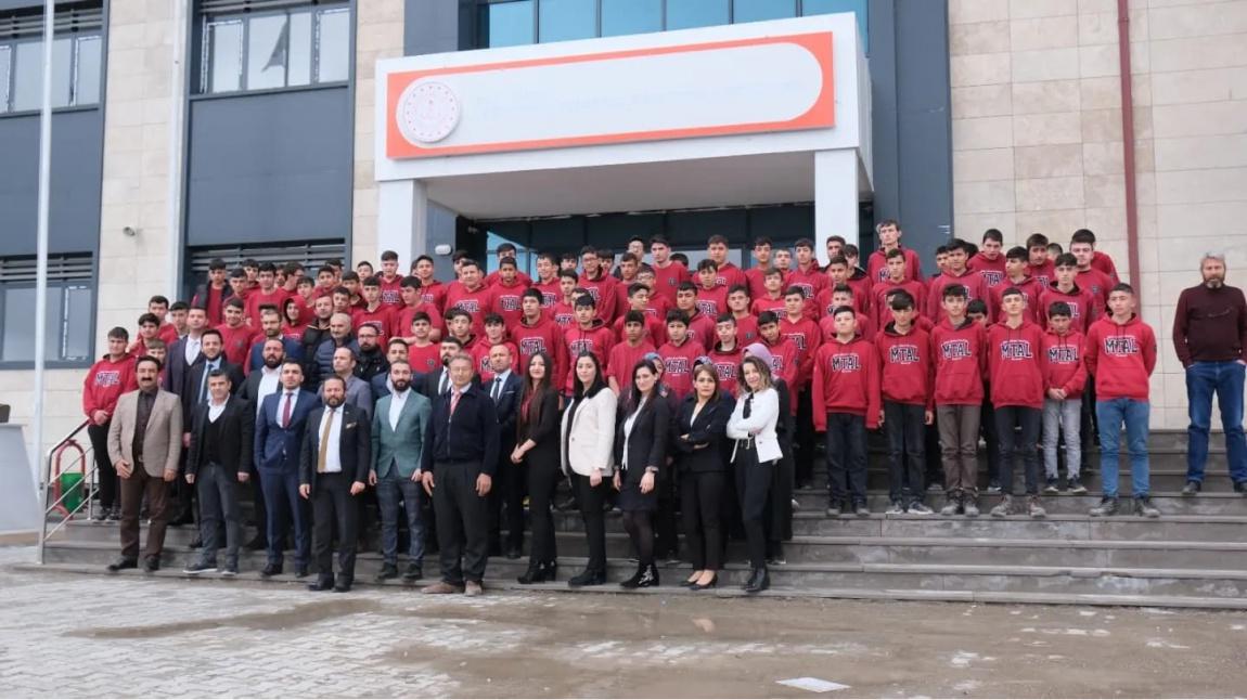 Şehit Ahmet Karahan Mesleki ve Teknik Anadolu Lisesi Fotoğrafı